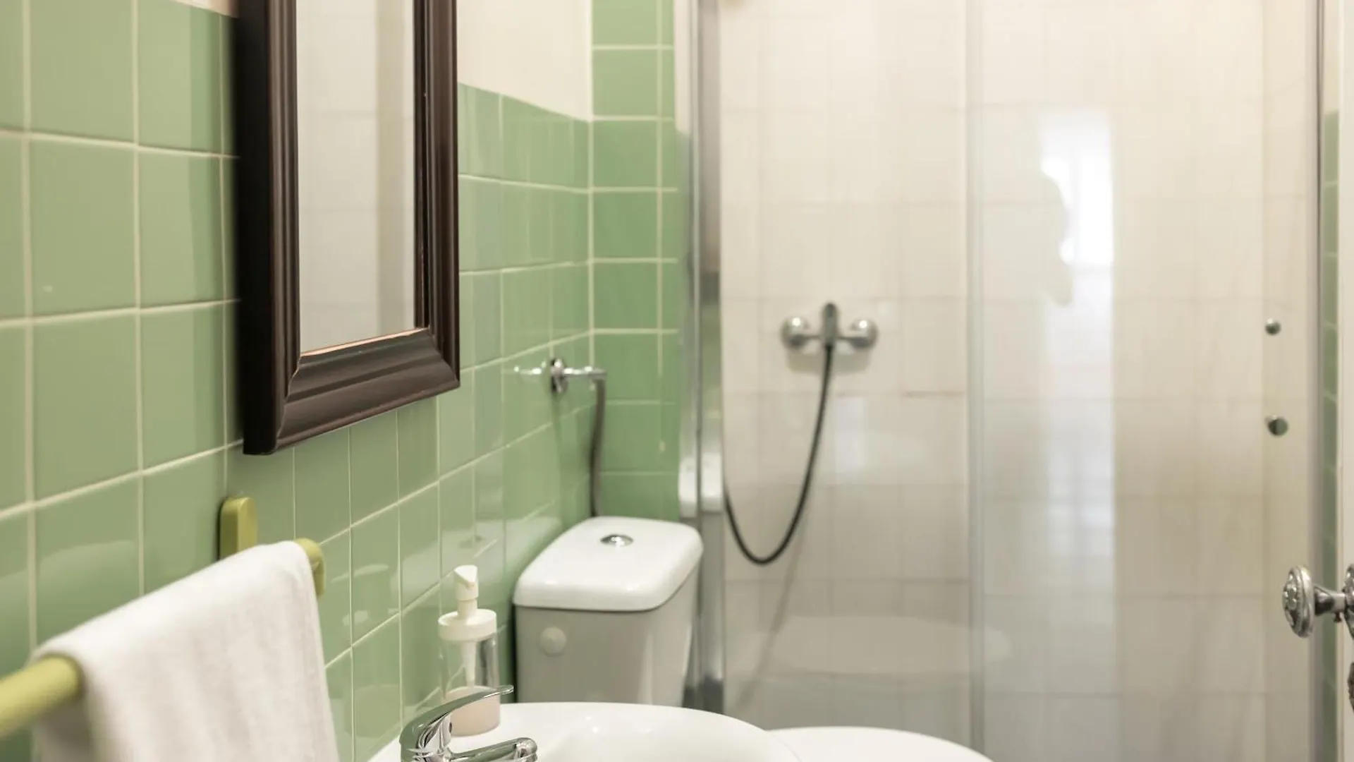 Homestay Aquilla Family Room 206 Lisbon